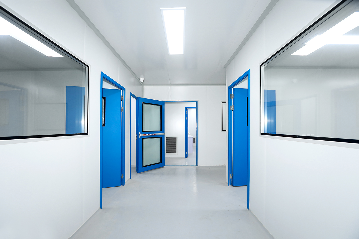 Modular Cleanroom Wall System